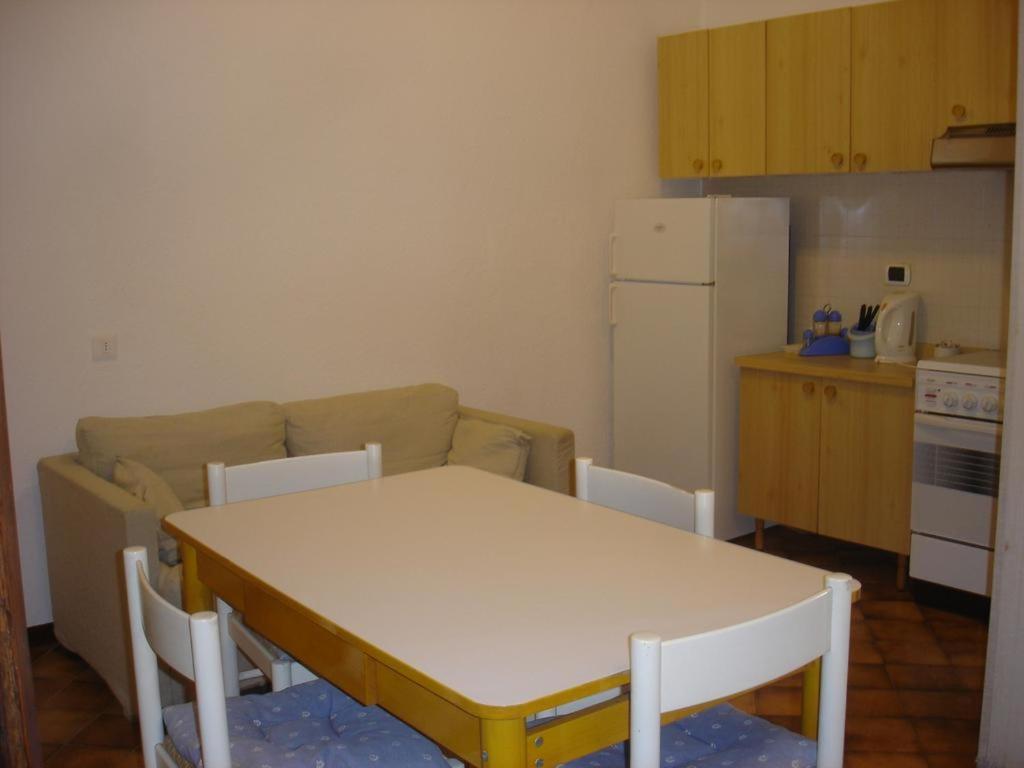 مونتيروسّو ال ماري Miramar Cosy Apartment المظهر الخارجي الصورة