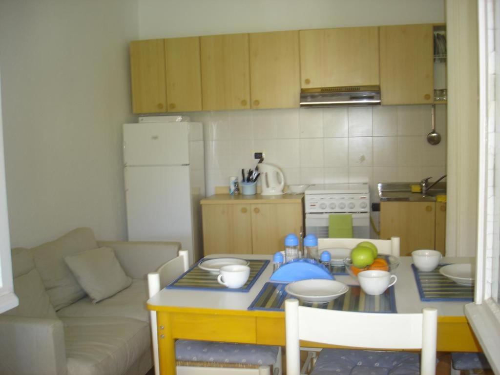 مونتيروسّو ال ماري Miramar Cosy Apartment المظهر الخارجي الصورة